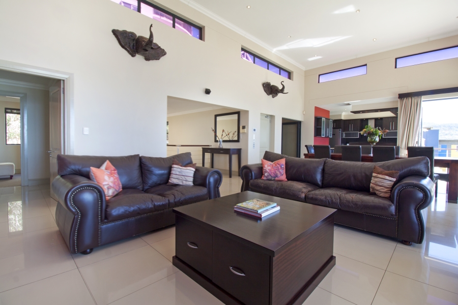 To Let 3 Bedroom Property for Rent in Cairnside Western Cape